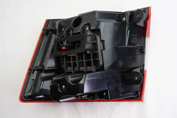 Luz Trasera Izquierda Skoda Octavia III 5E9945711 image 6