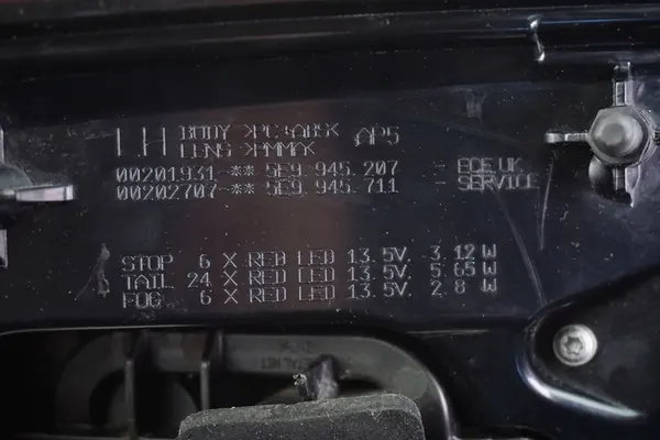 Luz Trasera Izquierda Skoda Octavia III 5E9945711 image 8