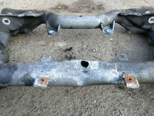 Mercedes-Benz C W204 Voorste Hulpframe OEM AMD10314 image 3