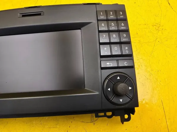 Radio Navigation Mercedes V W447 OEM A4479009005 image 3