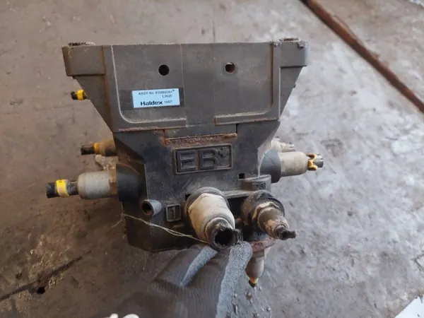 Soupape Modulateur EBS Haldex OEM 812012001 Occasion image 4
