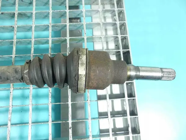 Höger drivaxel Peugeot 301 1.6 16V Manuell Citroen C-Elysee II image 3