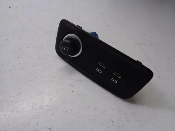 Enchufes USB OEM 575035954 para Audi Q3 II image 2