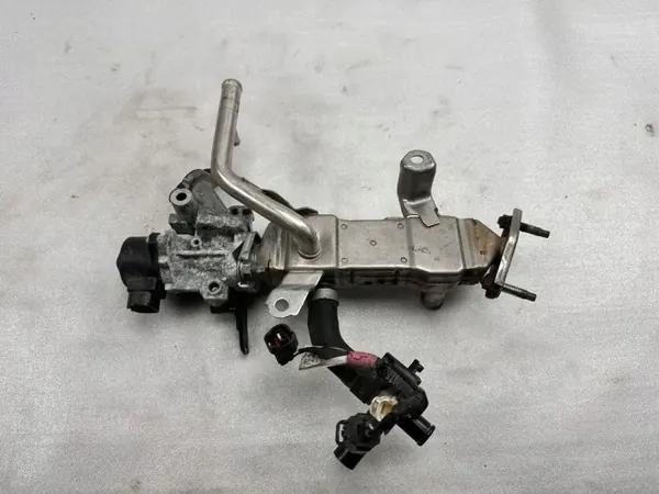 Arrefecedor EGR Toyota OEM 25601-37010 para Prius Plus image 2