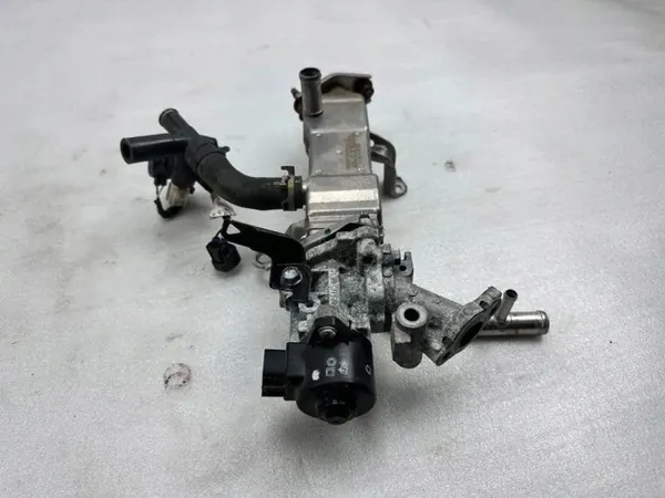 Arrefecedor EGR Toyota OEM 25601-37010 para Prius Plus image 3