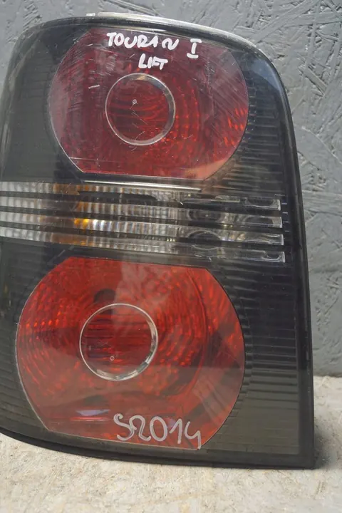 VW Touran I Lift Vänster Baklykta image 10