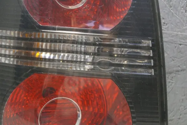 VW Touran I Lift Vänster Baklykta image 4