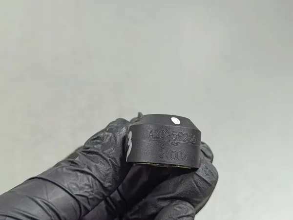 Sensor de golpeteo Mitsubishi OE OEM A2C959256 - Usado image 4