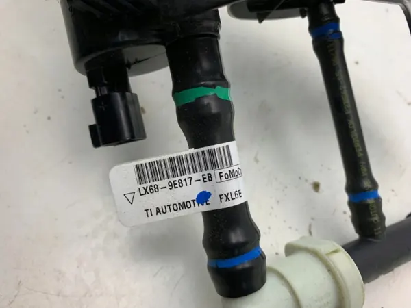 Válvula pressão combustível OEM LX68-9E817-EB Ford Kuga image 3