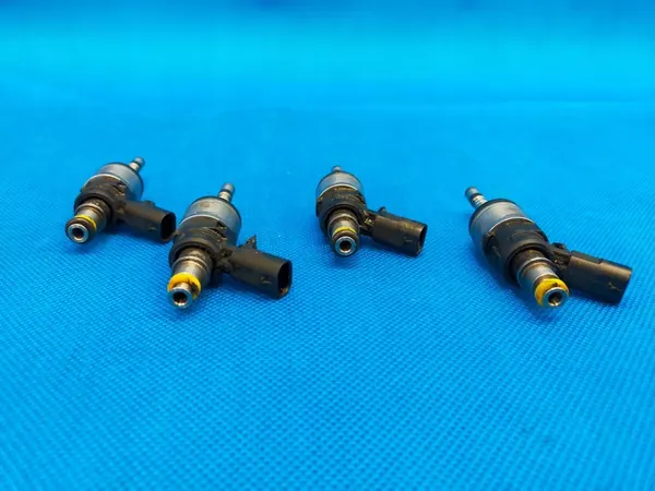 Iniettore VW PASSAT B6 06Q906036A image 4