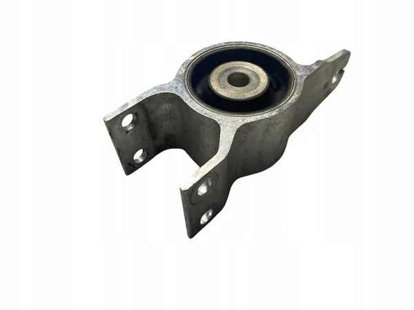 Bakbussning Främre Arm MB A A2473330500 image 3