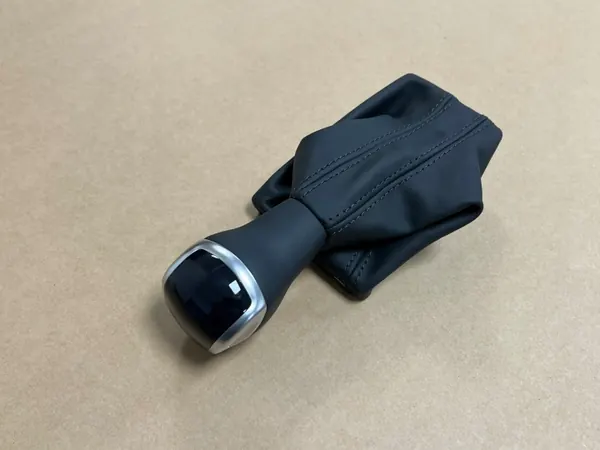Audi Q3 Schaltknauf OEM 83B713139B - Gebraucht image 2