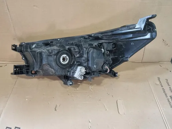 Faros delanteros derecho Toyota Hilux 2016- image 3
