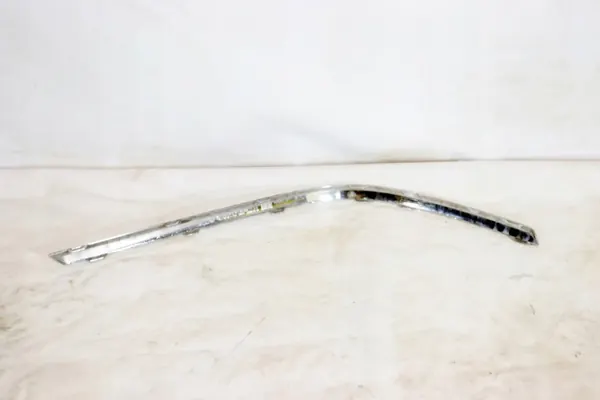 VW Passat B7 Sedan Vasemman Takaluukun Kromilista 3AE807459 image 4