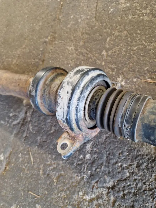 Volkswagen Touareg II 2011 Drivaxel image 3