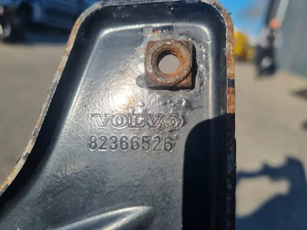 Rechter treebeugel OEM 82366526 voor Volvo FH4 image 3