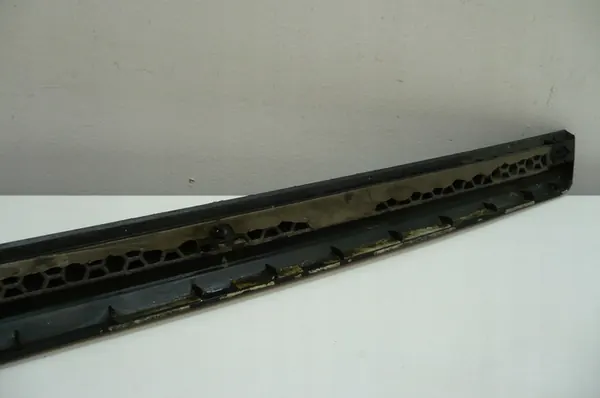 VW Passat B6 05-10 Left Front Door Trim Original image 8