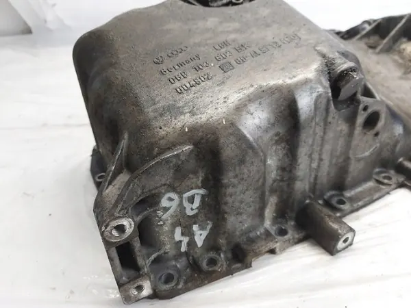 Cárter de óleo OEM 06B103603BK para Audi A4 B6 1.8T image 4