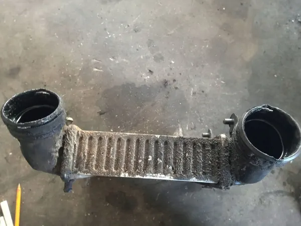 Intercooler Audi A4 S4 B5 1998 8D0145805C image 2