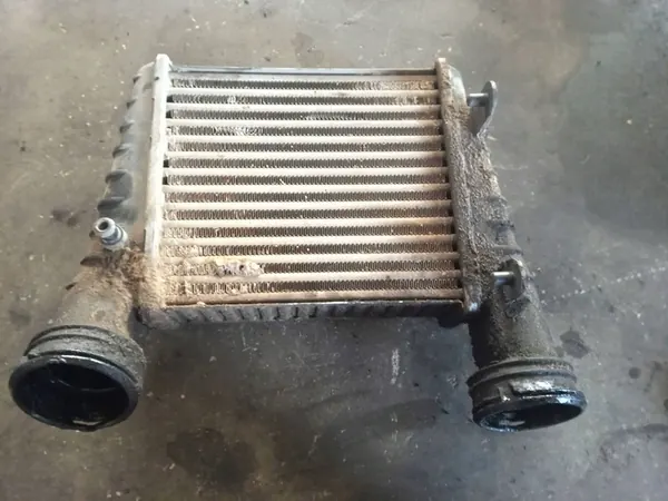 Intercooler Audi A4 S4 B5 1998 8D0145805C image 5