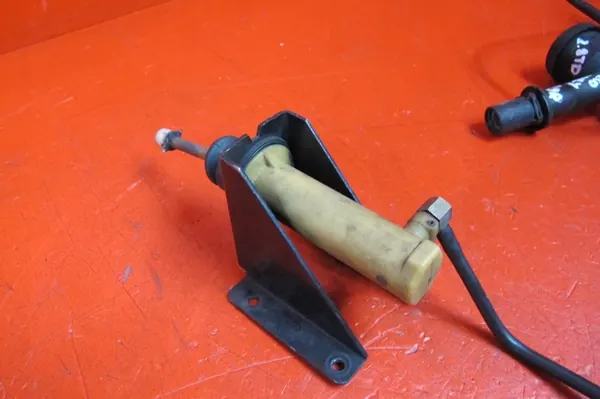 IVECO DAILY III 2.8 DTI Cilindro escravo de embreagem 500334937 image 2