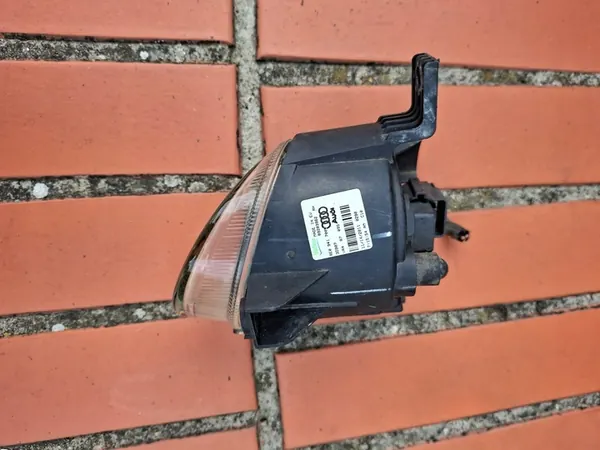 Farol de Neblina Audi A4 (B6) 2000-2004 Direito image 2