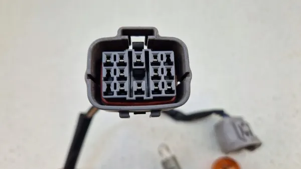 Connecteur CX5 OEM Phare Xenon Droit Avant 10 Broches image 4