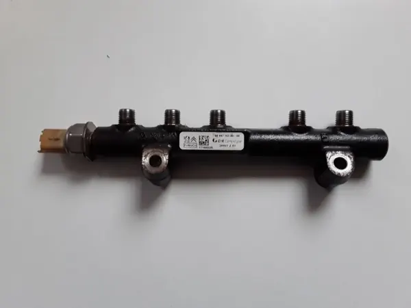 Conduto de combustível Opel Crossland X OEM 9804776780 - Usado image 3