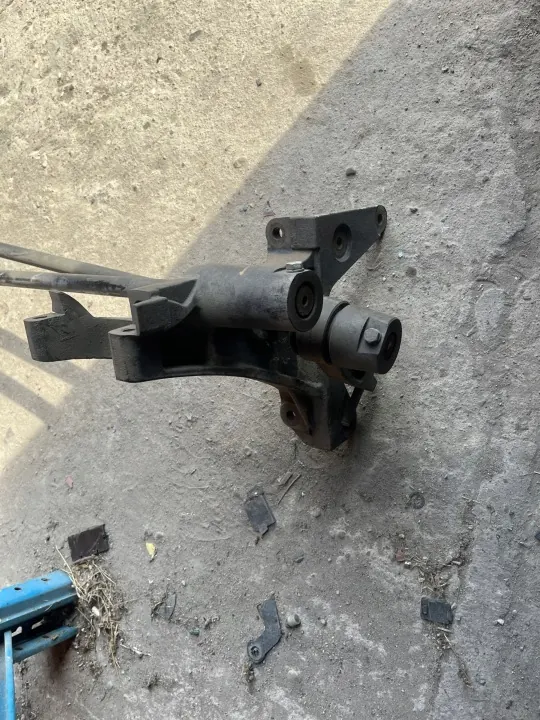 OEM DRĄŻEK KABINY MAXITY CABSTAR 13-19 ROK Begagnad image 3