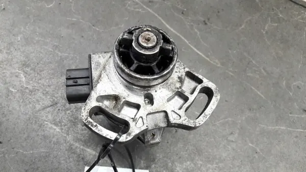 T2T53571 Bobina de encendido Mazda 323 1.8 - Usado image 3