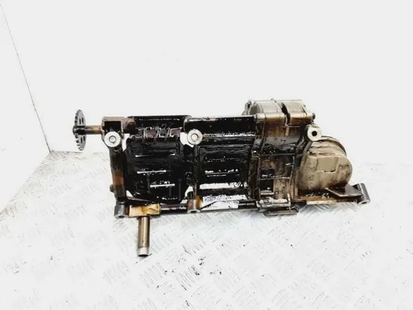 Öljypumppu BMW X5 E70 OEM 7539446 - 4.8L Bensiini image 4