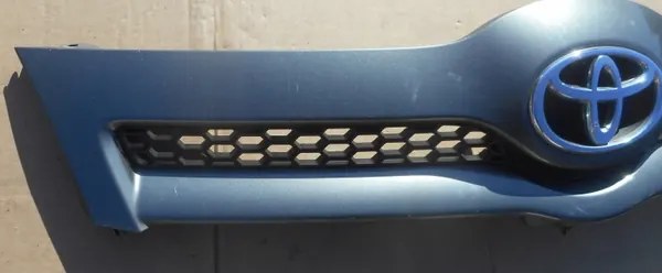 Toyota Corolla Verso II 04- Grille OEM 531110F020 image 3