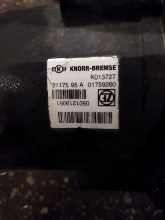Atuador de embraiagem OEM K013727 para MAN TGX TGS TGM TGA image 4
