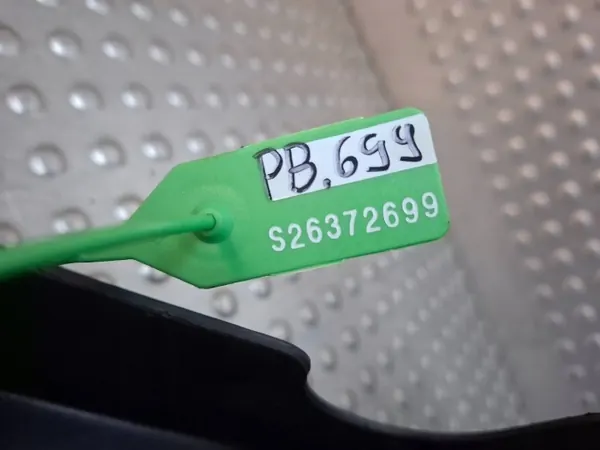 Moottorikansi OEM S26372699 BMW N47 2.0D:lle image 4