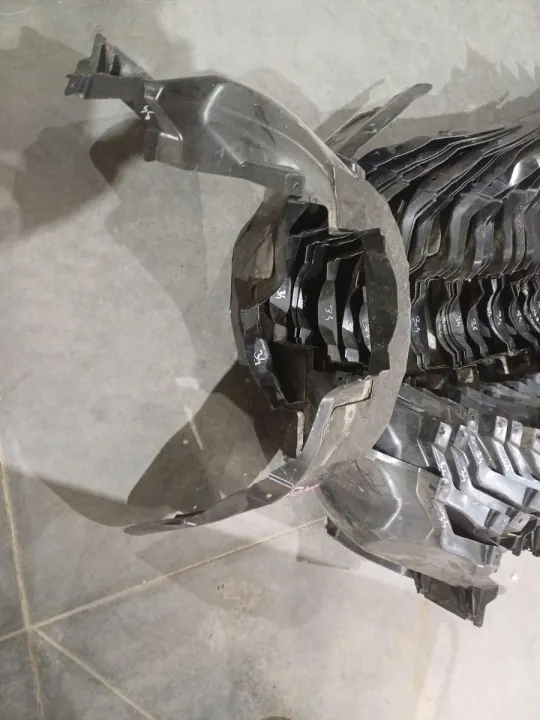 Fiat 500E Etu oikea pyöränkaari OEM 52139487 image 2