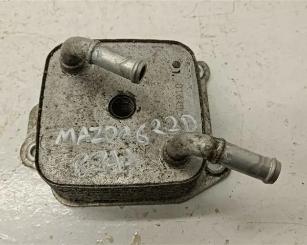 Arrefecedor de óleo Mazda usado OEM R2AA 6 II 2.2 image 2