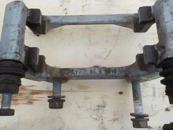 Porsche Macan Klämmskena OEM - Vänster/Höger Bak image 4