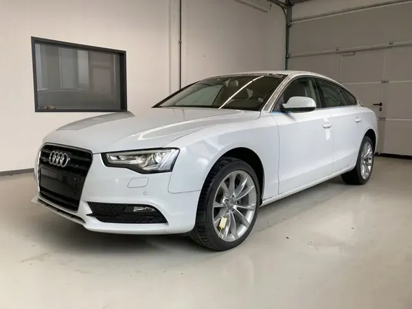 Volkswagen Transporter T5 2012 Etuoven Kahvan Kotelo OEM image 4