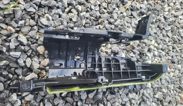 Attache Tapisserie Tesla X OEM 1051549-00-E Gauche image 3