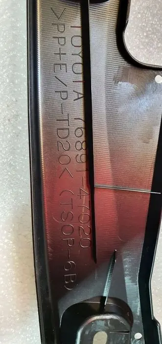 Bakre trim Toyota Prius III OE image 3