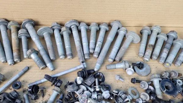 OEM HYUNDAI TUCSON IV 24r Carrosserie & Ophanging Bouten 12kg image 4