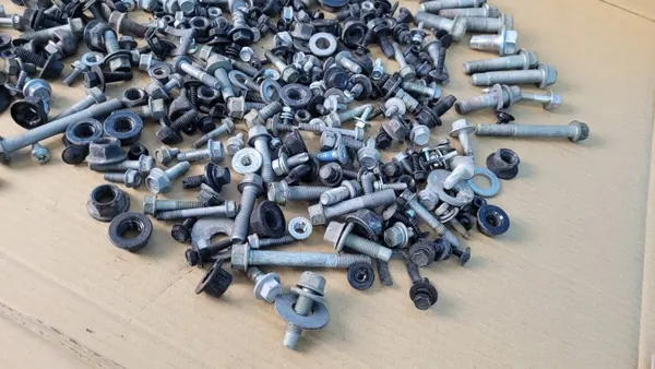 OEM HYUNDAI TUCSON IV 24r Carrosserie & Ophanging Bouten 12kg image 6