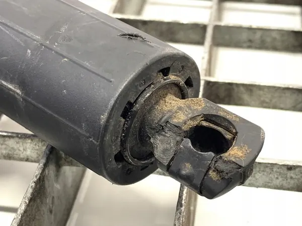 Vänster baklucka gasdämpare Audi Q8 4M8827851D image 2