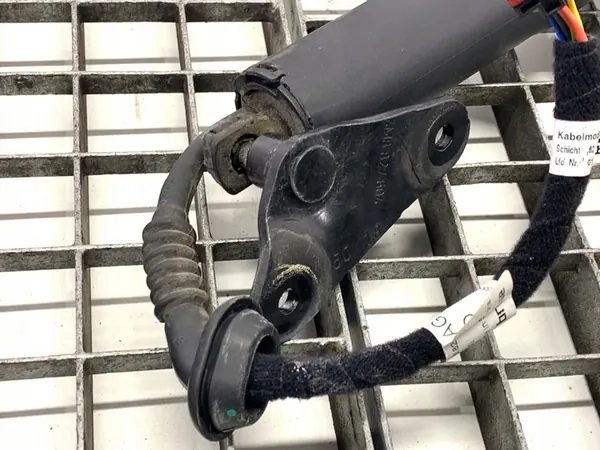 Vänster baklucka gasdämpare Audi Q8 4M8827851D image 3