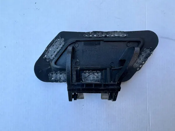 Tapa de limpiaparabris derecha Audi A3 8P Lift 8P0955276A image 3