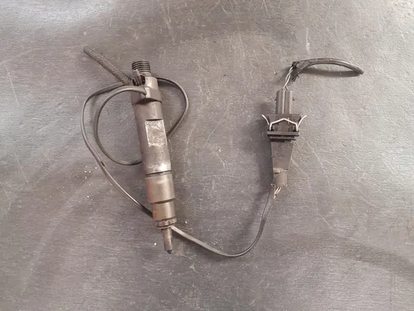 Iniettore di controllo VW Transporter T4 2.5 TDI 074130202N image 3