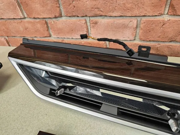 BMW X6 G06 Console Sierlijst OEM 9634799 Fineline Hout image 6