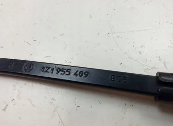 Front Wiper Arms Skoda Octavia 1.6 image 5