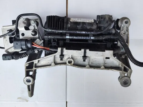 Compressore Sospensione Audi Q7 4L 4L0827851B image 2