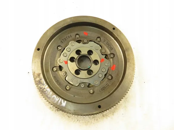 Kaksoismassavauhtipyörä VW Golf V 2.0 TDI image 3